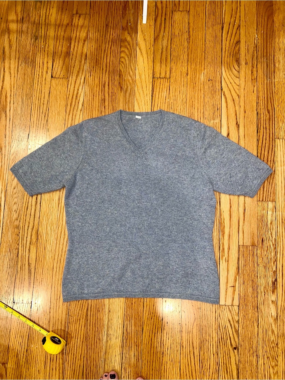 100% Cashmere Gray V-Neck Short Sleeve Sweater L Minimalist